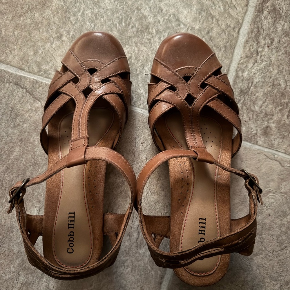 Cobb Hill Women's Tan Strappy Sandals